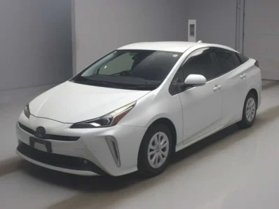 Toyota Prius — фото