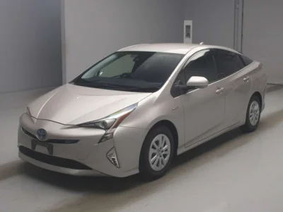 Toyota Prius — фото