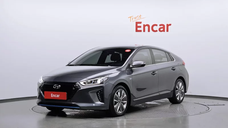 Hyundai Ioniq — фото