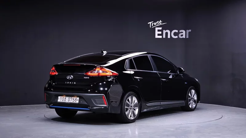 Hyundai Ioniq — фото 2