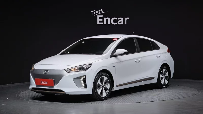 Hyundai Ioniq — фото