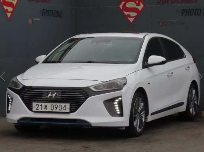 Hyundai Ioniq — фото