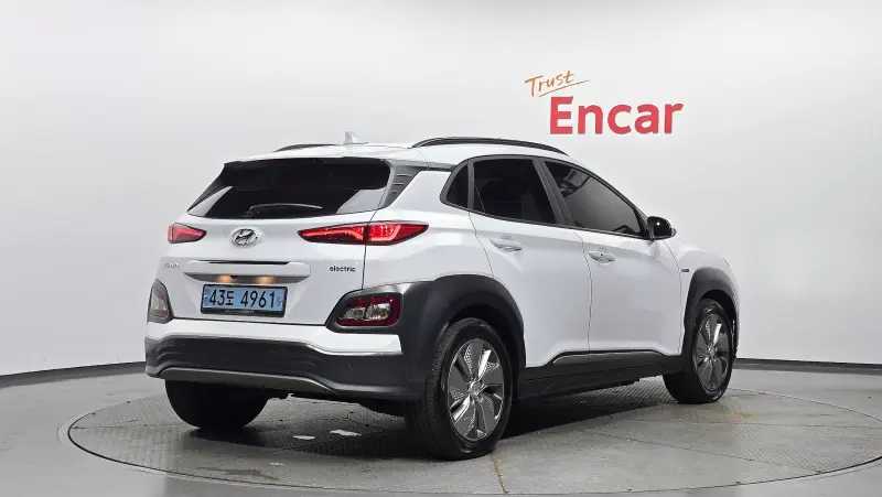 Hyundai Kona Electric — фото 2