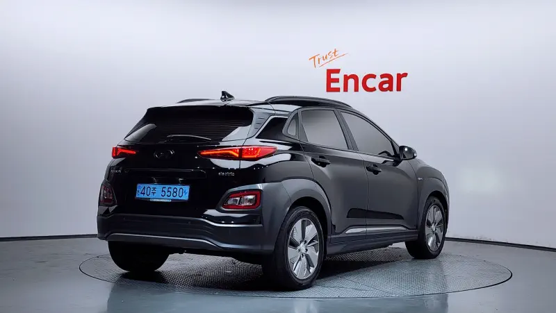 Hyundai Kona Electric — фото 2