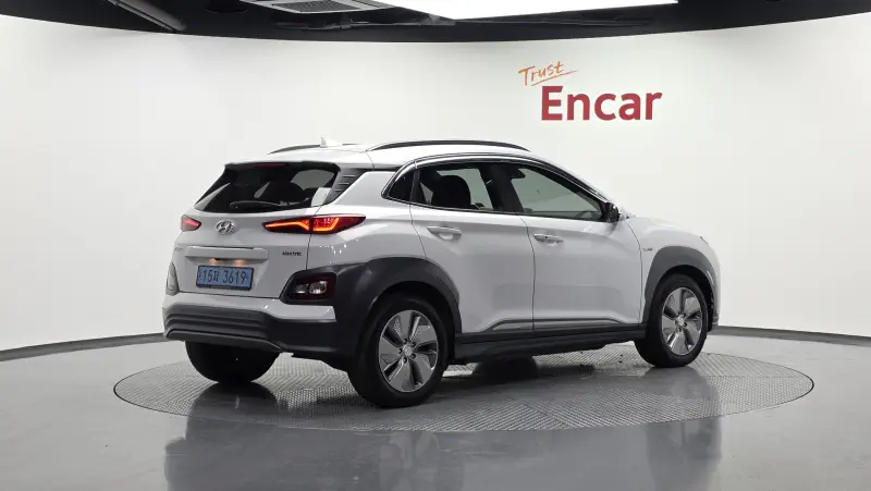 Hyundai Kona Electric — фото 2