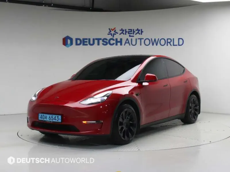Tesla Model Y — фото