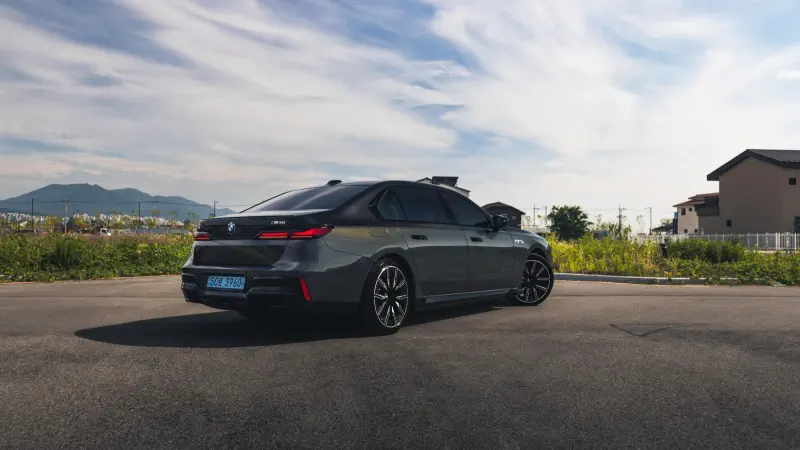 BMW i7 — фото 2