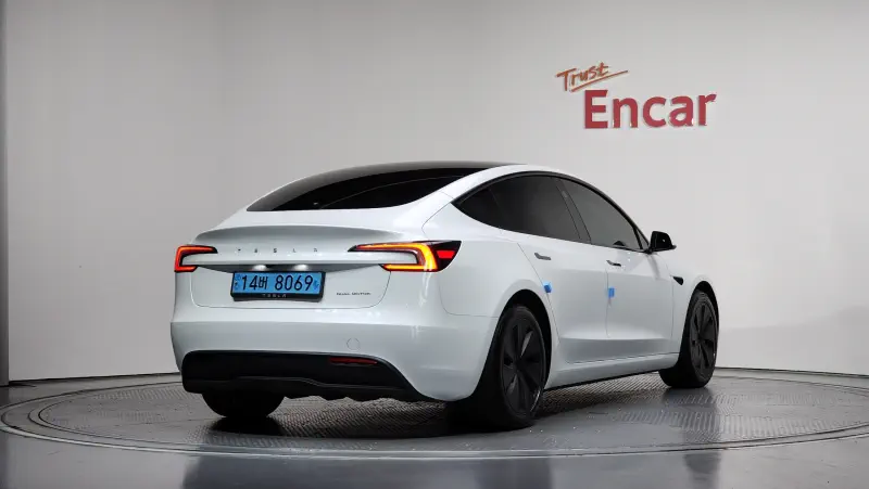 Tesla Model 3 — фото 2