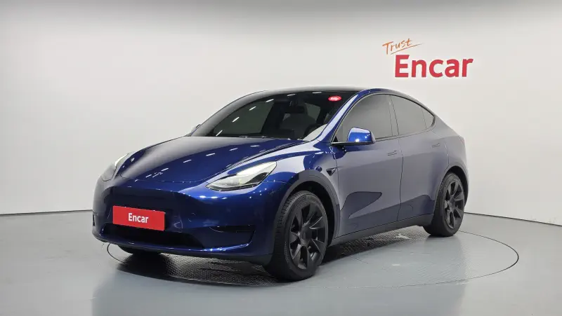 Tesla Model Y — фото
