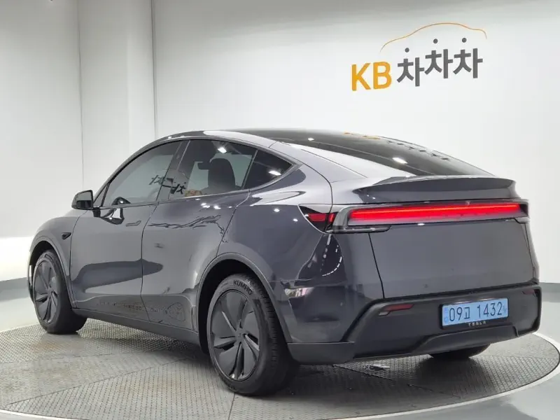 Tesla Model Y — фото 2
