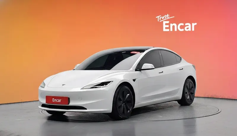 Tesla Model 3 — фото