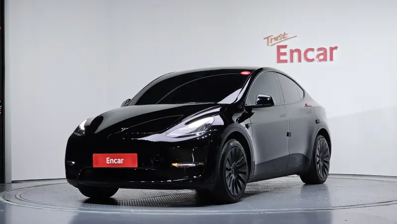 Tesla Model Y — фото
