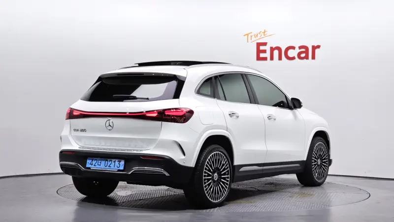 Mercedes-Benz EQA — фото 2