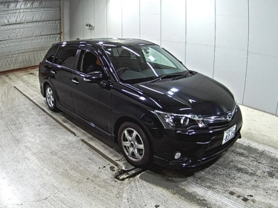 TOYOTA COROLLA FIELDER — фото