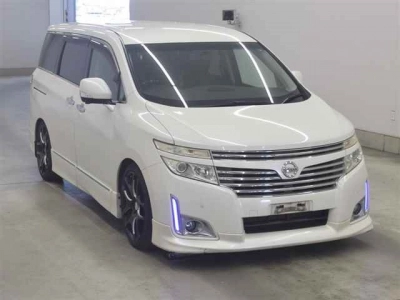 NISSAN ELGRAND — фото