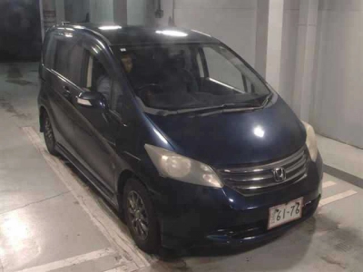 HONDA FREED — фото