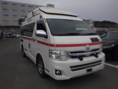 TOYOTA HIACE — фото