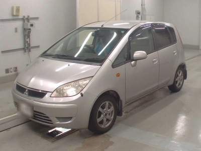 MITSUBISHI COLT — фото