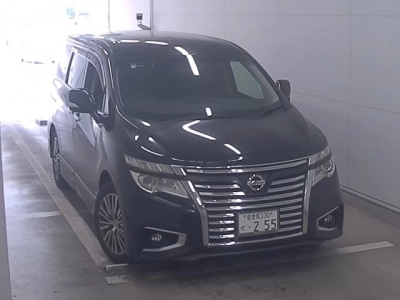 NISSAN ELGRAND — фото