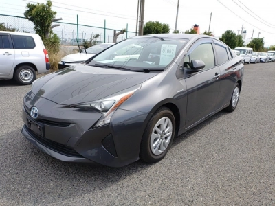 TOYOTA PRIUS — фото