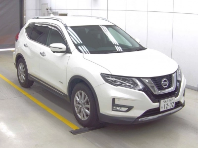 NISSAN X TRAIL — фото