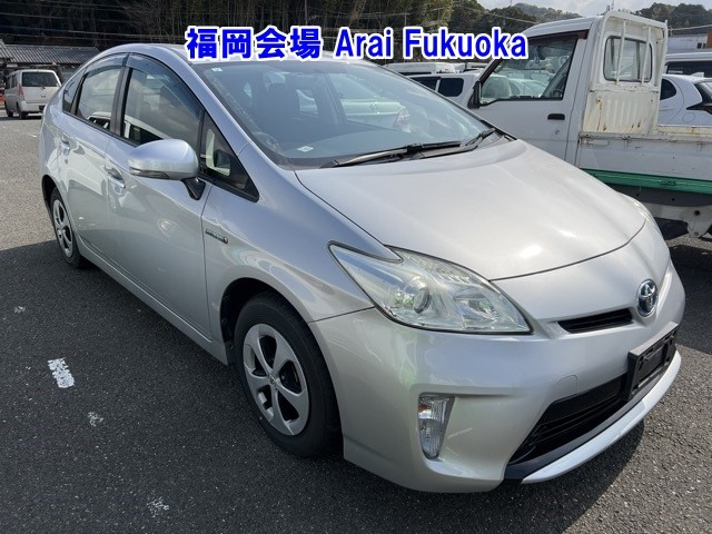 TOYOTA PRIUS — фото