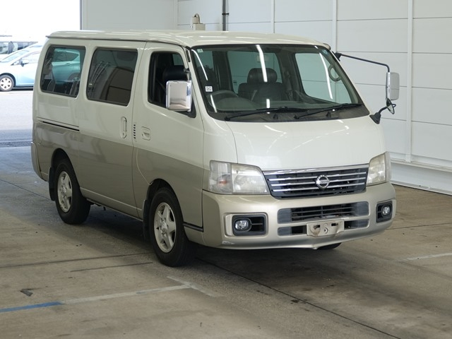 NISSAN CARAVAN — фото