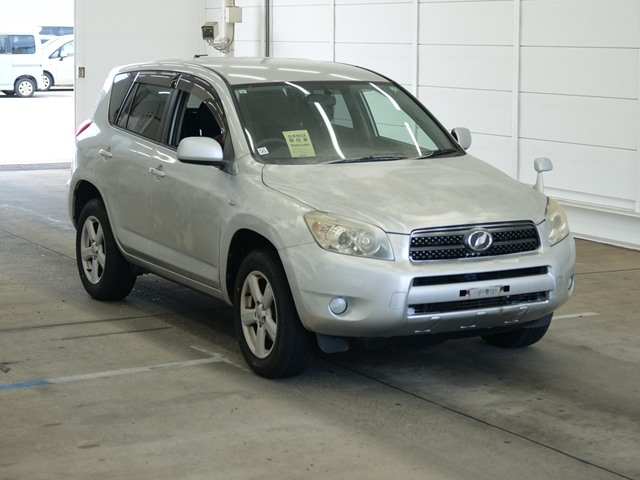TOYOTA RAV4 — фото