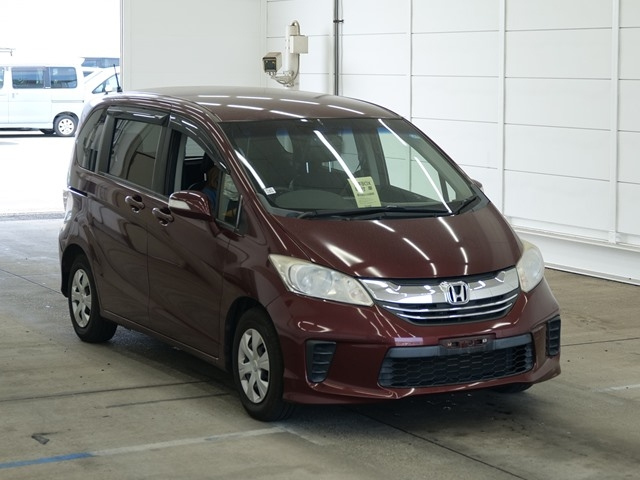 HONDA FREED — фото