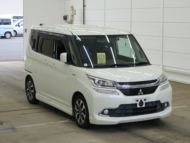 MITSUBISHI DELICA — фото
