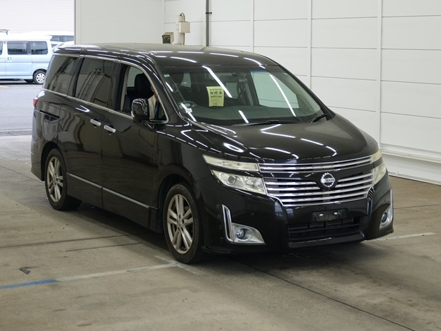 NISSAN ELGRAND — фото