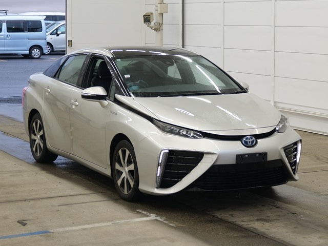 TOYOTA MIRAI — фото