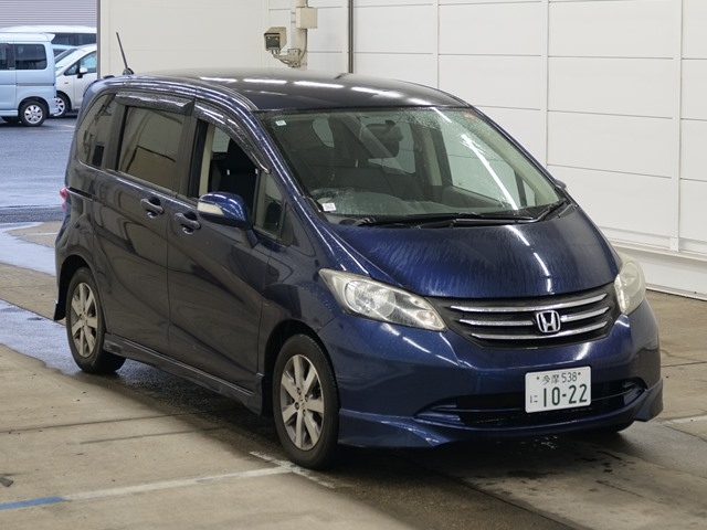 HONDA FREED — фото