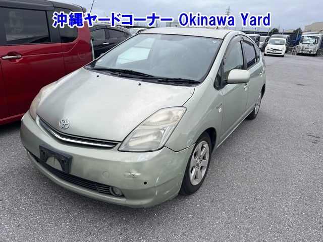 TOYOTA PRIUS — фото