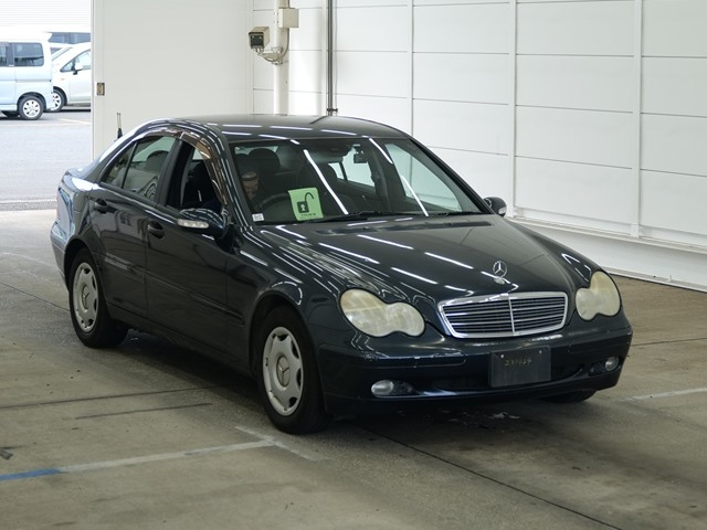MERCEDES-BENZ C — фото