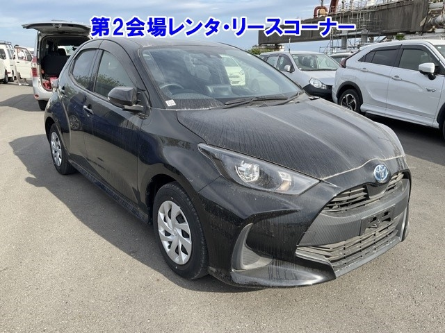 TOYOTA YARIS — фото