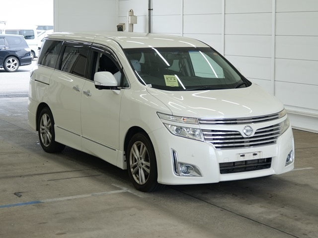 NISSAN ELGRAND — фото