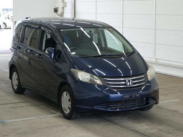 HONDA FREED — фото