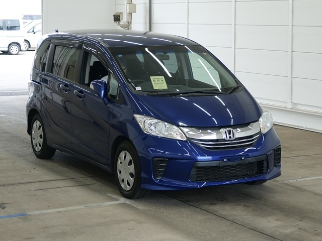 HONDA FREED — фото