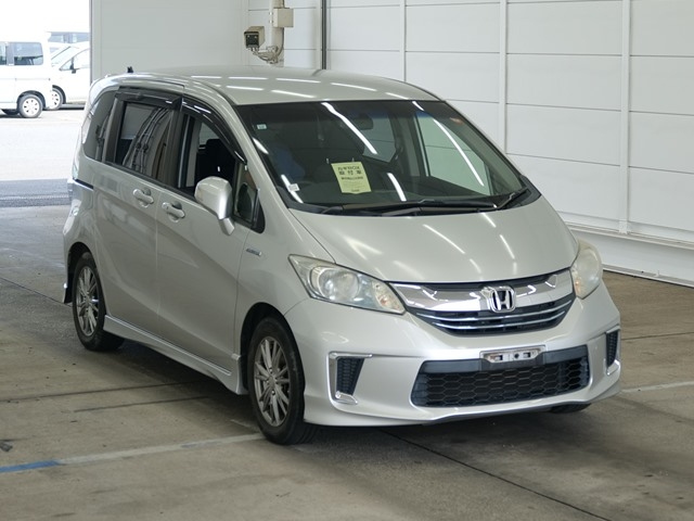 HONDA FREED — фото
