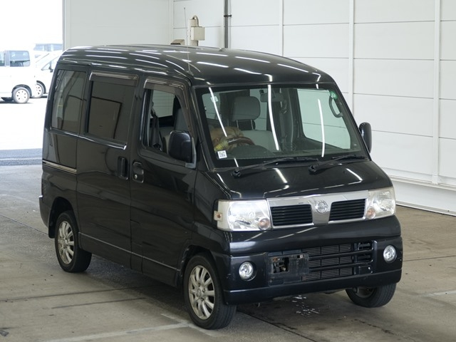 NISSAN CLIPPER — фото