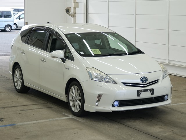 TOYOTA PRIUS — фото