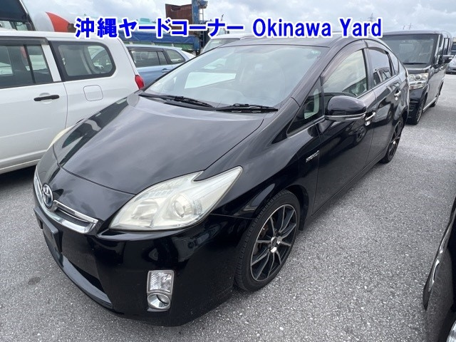 TOYOTA PRIUS — фото