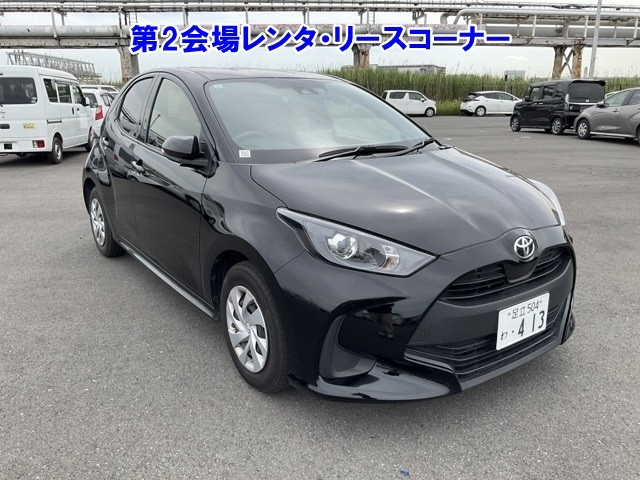 TOYOTA YARIS — фото