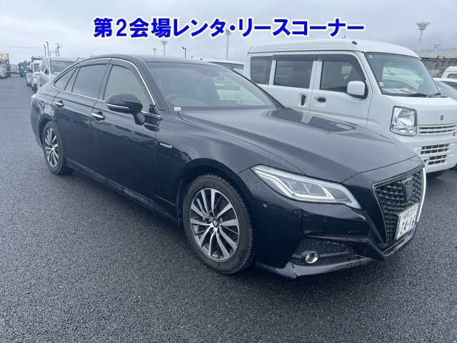 TOYOTA CROWN — фото