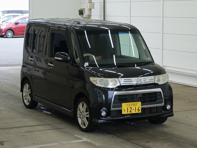 DAIHATSU TANTO — фото