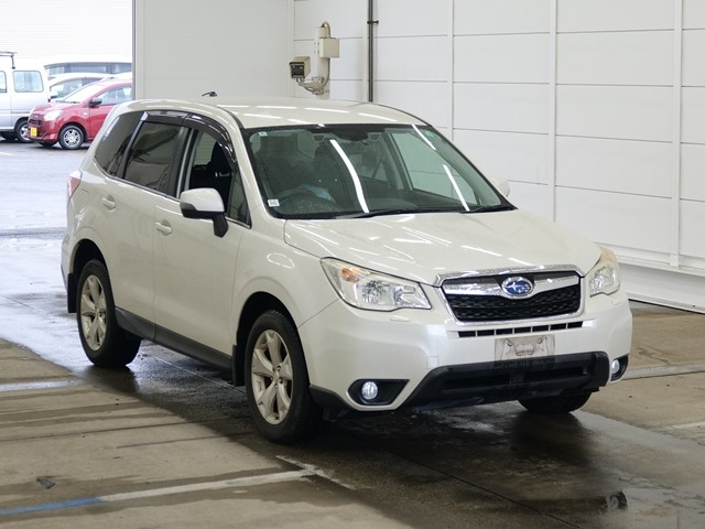 SUBARU FORESTER — фото