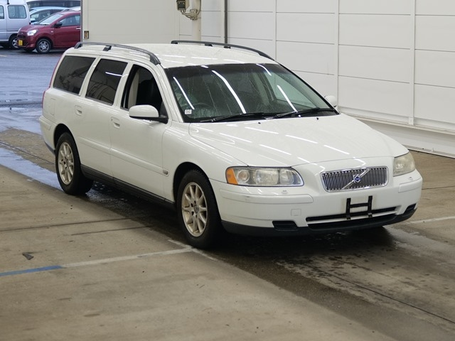 VOLVO V70