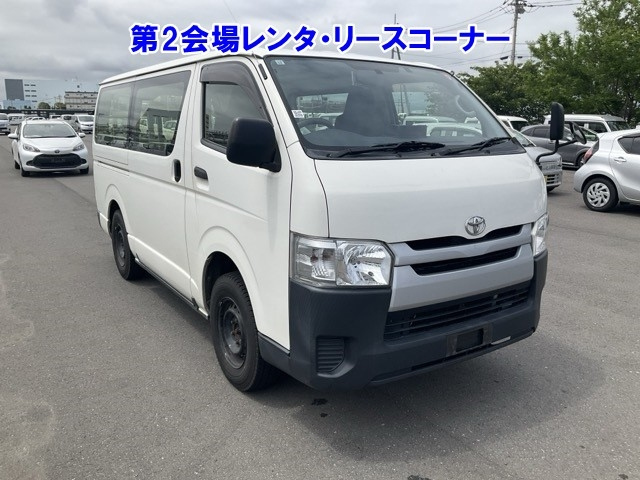 TOYOTA HIACE — фото