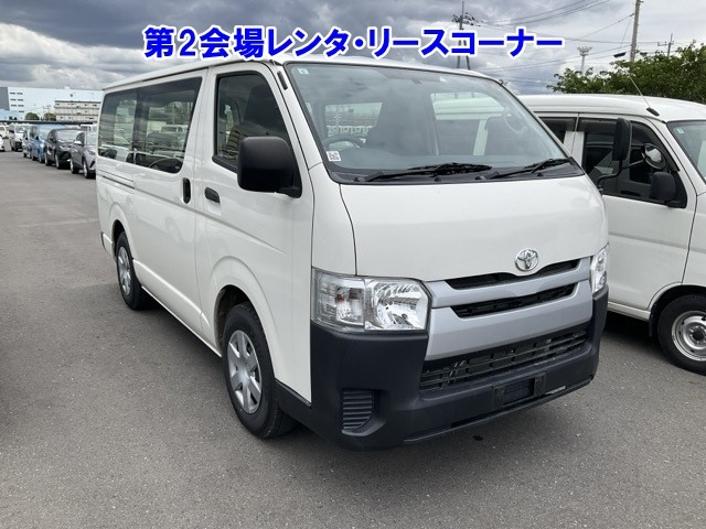 TOYOTA HIACE — фото